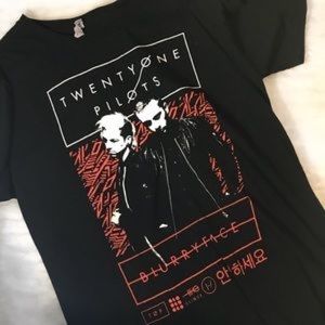 Twenty One Pilots band tee blurryface tour
